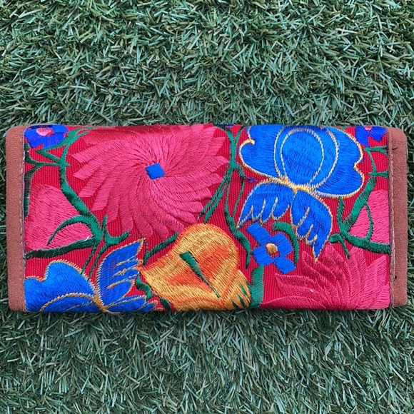 Embroidered Clutch or Wallet - Picture 4 of 8